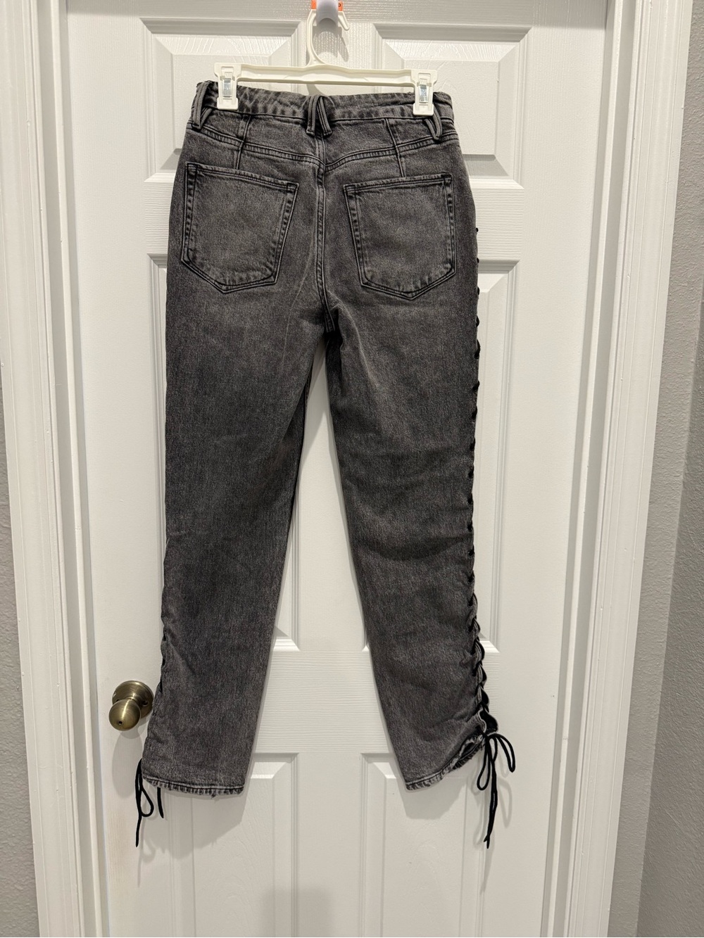 Good American | Good Icon Lace-Up Jeans, size 4 - Picture 4 of 11